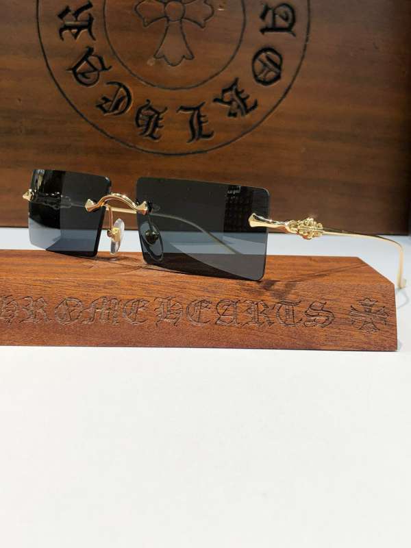 Picture of Chrome Hearts Sunglasses _SKUfw52080273fw